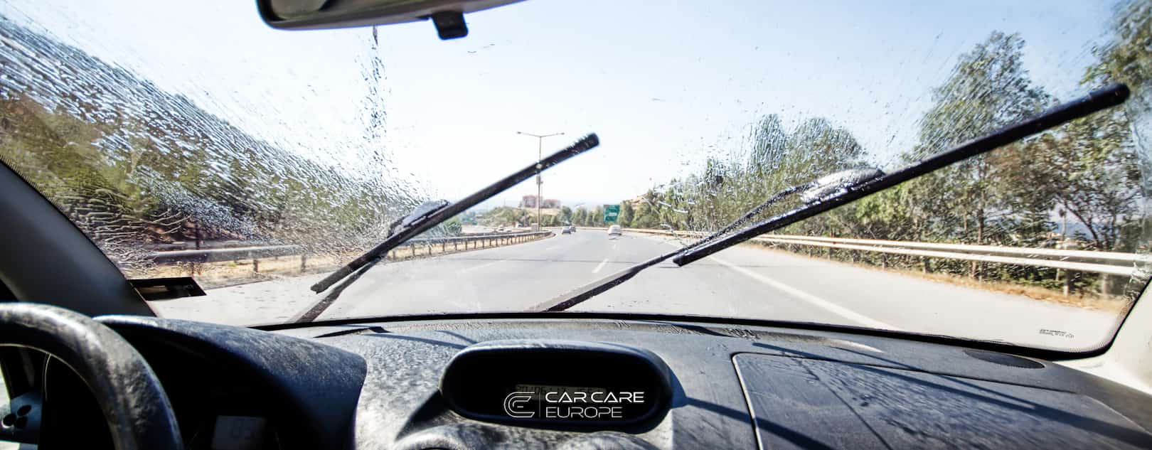 limpiaparabrisas coche lluvia